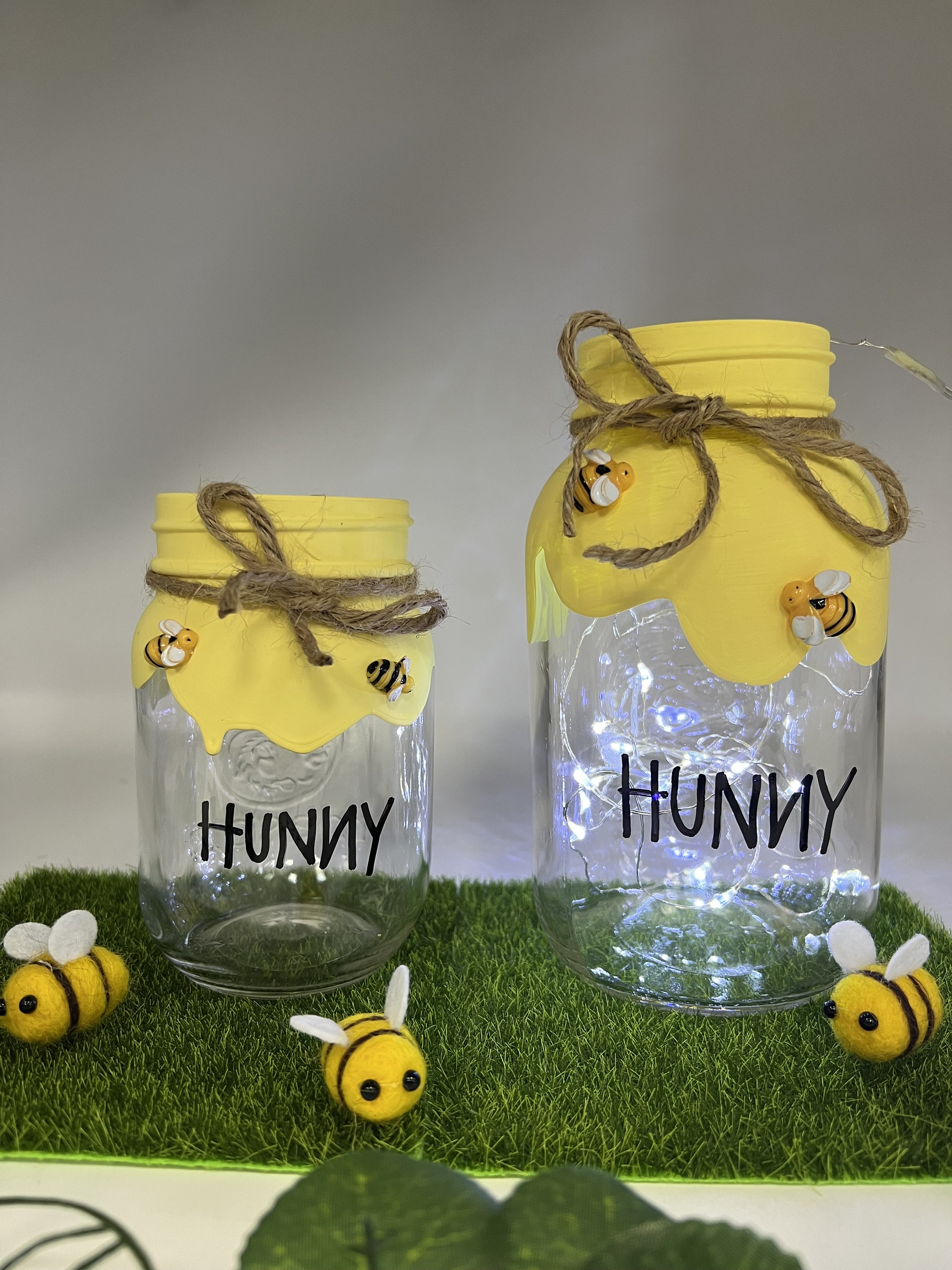 Winnie the Pooh Terra Cotta Hunny Pots Centerpieces Hunny Pot Party Favors  for Baby Showers Painted Honey Pot Winnie the Pooh 