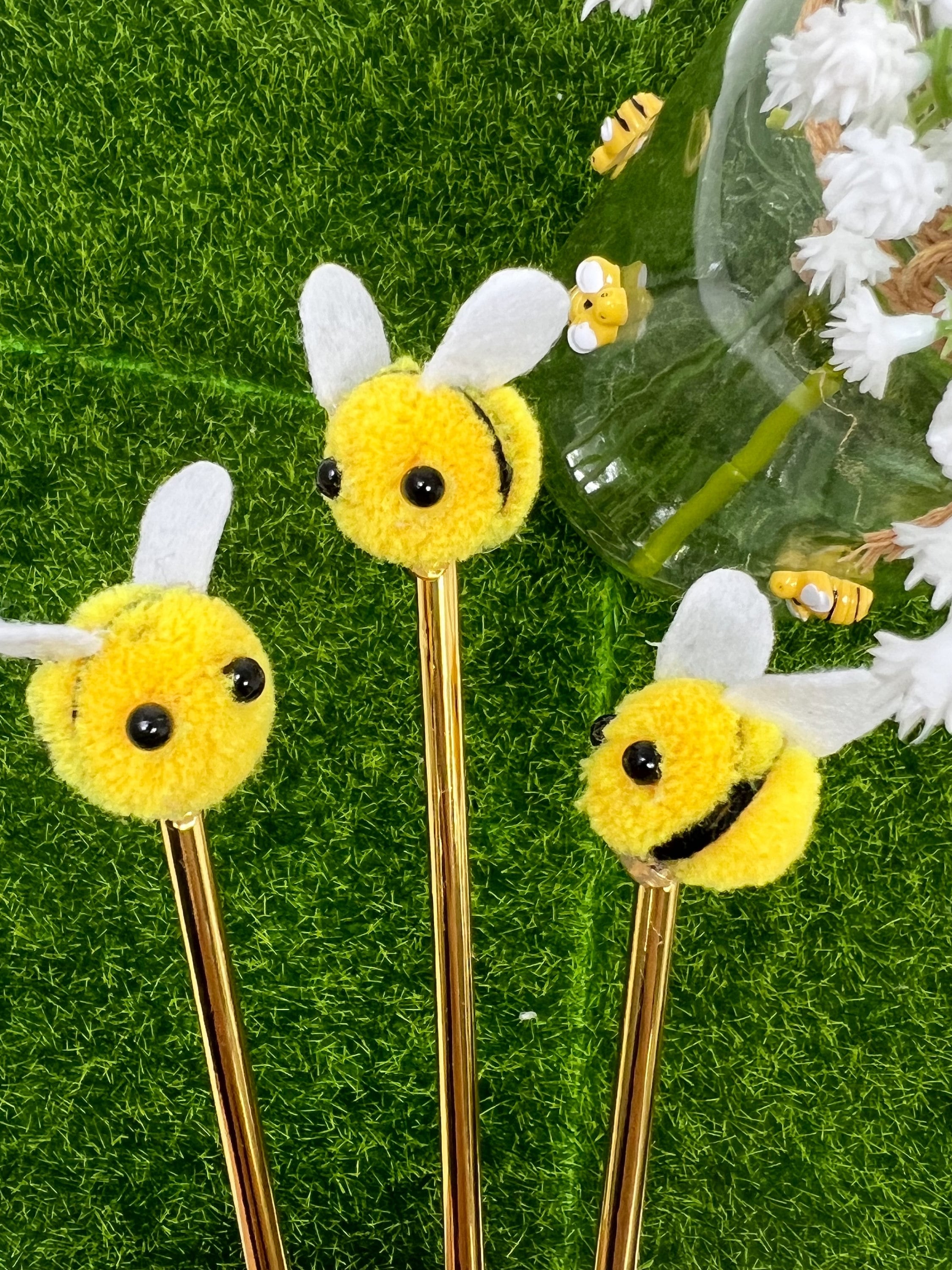 SUNBEAUTY Honey Bee Party Decorations – 4 Honeycomb Centerpieces With Bee & Sunflower Stickers For Baby Shower, Birthday & Bee Theme - View #4