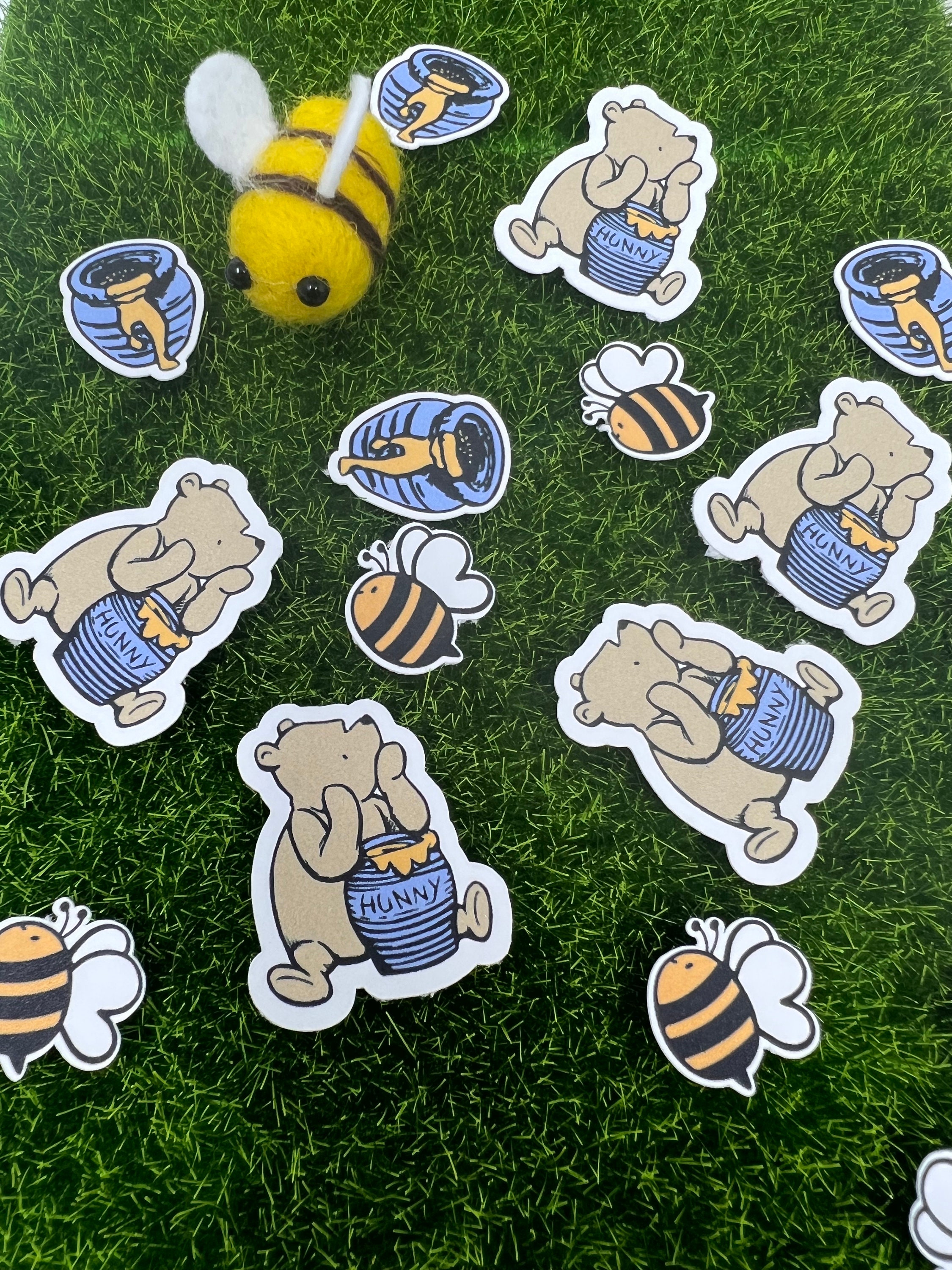 Classic Winnie the Pooh Table Scatter Confetti