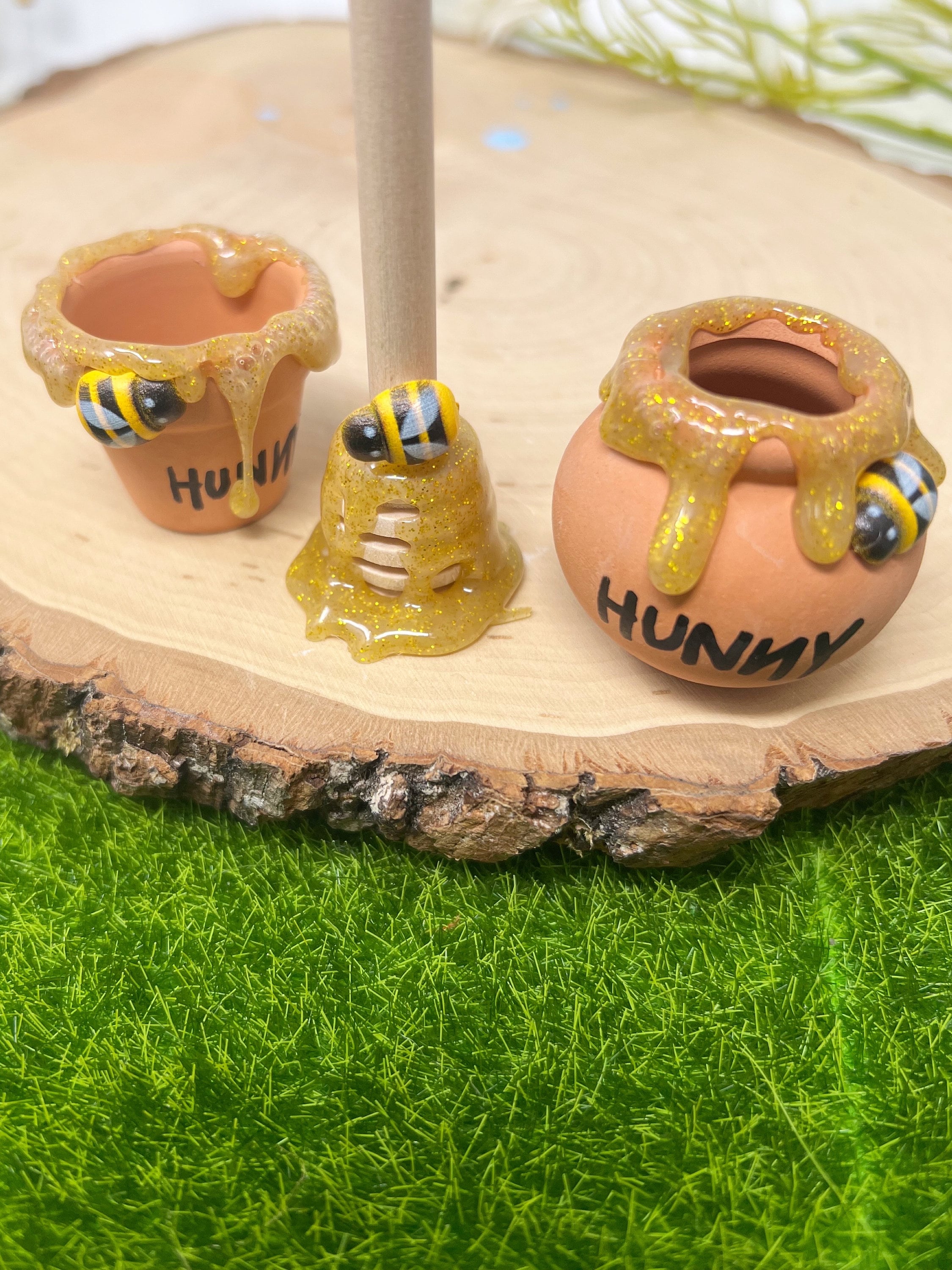 Winnie l'ourson en terre cuite Hunny Pots centres de table Cadeaux pour anniversaires, faux pot de miel, accessoires de fête pots en argile, fête des abeilles - France Winnie l'ourson en terre cuite Hunny Pots centres de table Cadeaux pour anniversaires, faux pot de miel, accessoires de fête pots en argile, fête des abeilles - France