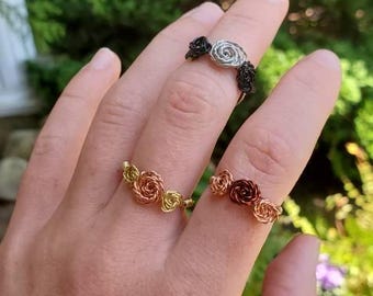 Tres Rosa Wire Ring