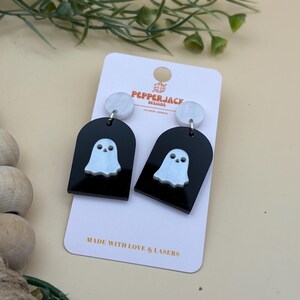 Ghost Cutout Earrings: Spooky Halloween Acrylic Arches