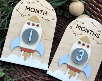 Spaceship Baby Milestone Plaque Signs | Baby Monthly Photo Prop | Cute Spaceship Milestone Signs | Space Themed Baby Milestones