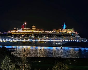 Queen Victoria Arrival at Southampton 10 Dec 2023 - Instant Download includes 5 file Sizes