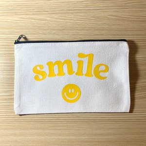 Smile pouch / smiley positive make up bag / smiley face money bag / happy face accessories / teacher gift accessories / smile pencil pouch