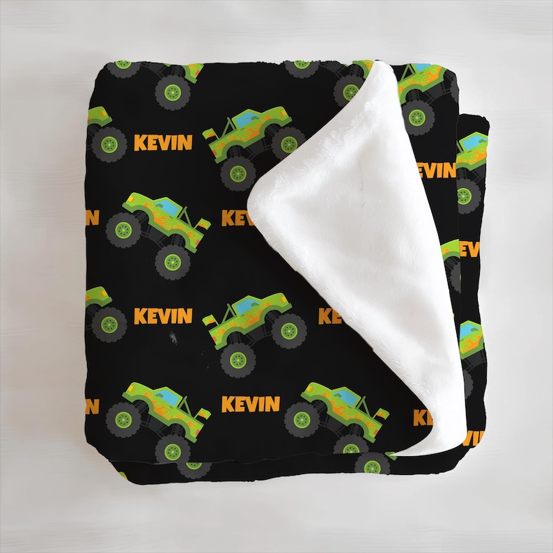Monster Truck Koc Niestandardowa Nazwa Monster Jam Prezent Urodzinowy dla Chłopca Koc Samochodowy Dla Malucha Z Imieniem Czarny Koc Monster Truck Temat Urodziny zdjęcie 1