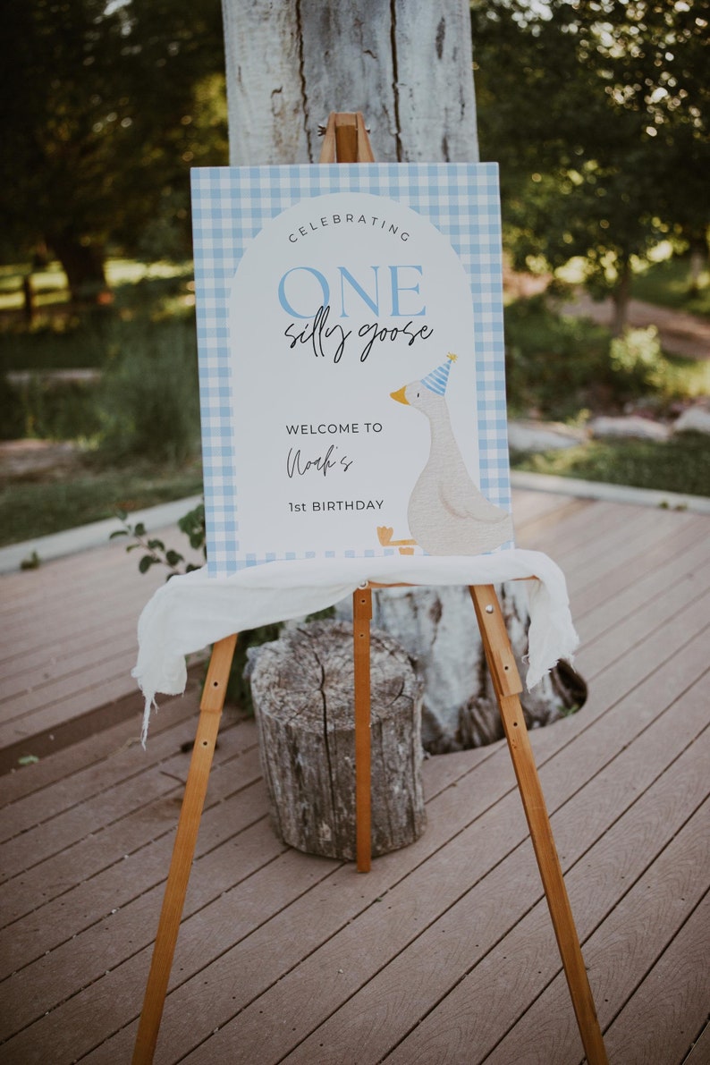 Blue silly goose welcome sign