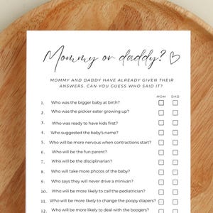 Bewerkbare mama of papa raad wie babyspel Afdrukbaar babyshowerspel Mama of papa-spel Minimalistische ideeën voor babyshowers leuk spel voor babyshower
