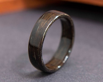 Bague en bois d'ébène, bague en bois courbé faite main, bague en bois noir, alliance en bois, bague en bois pour hommes