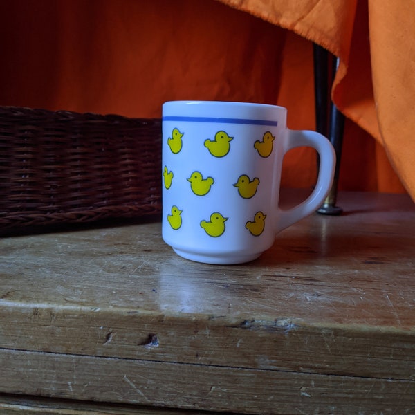 Arcopal milk glass mug with yellow rubber ducks design mid century retro