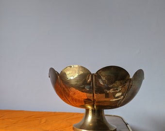 Polished brass raised scalloped edges fruit storage bowl