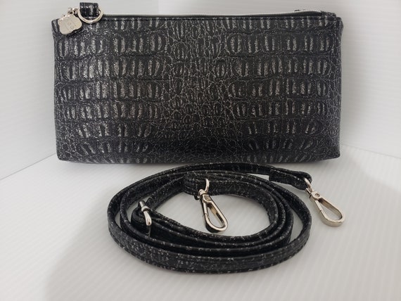 Small black bag with silver chain new arrivals
