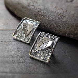 Silber Ohrstecker - Blatt Silber Ohrringe - Minimalist Silber Ohrringe - Roh Silber Ohrstecker - Handgemachte Ohrringe - Geschenk für Sie