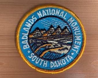 Vintage Patch Badlands USA NATIONAL PARKS South Dakotairon on applique embroidered Travel Souvenir Accessory Wanderlust