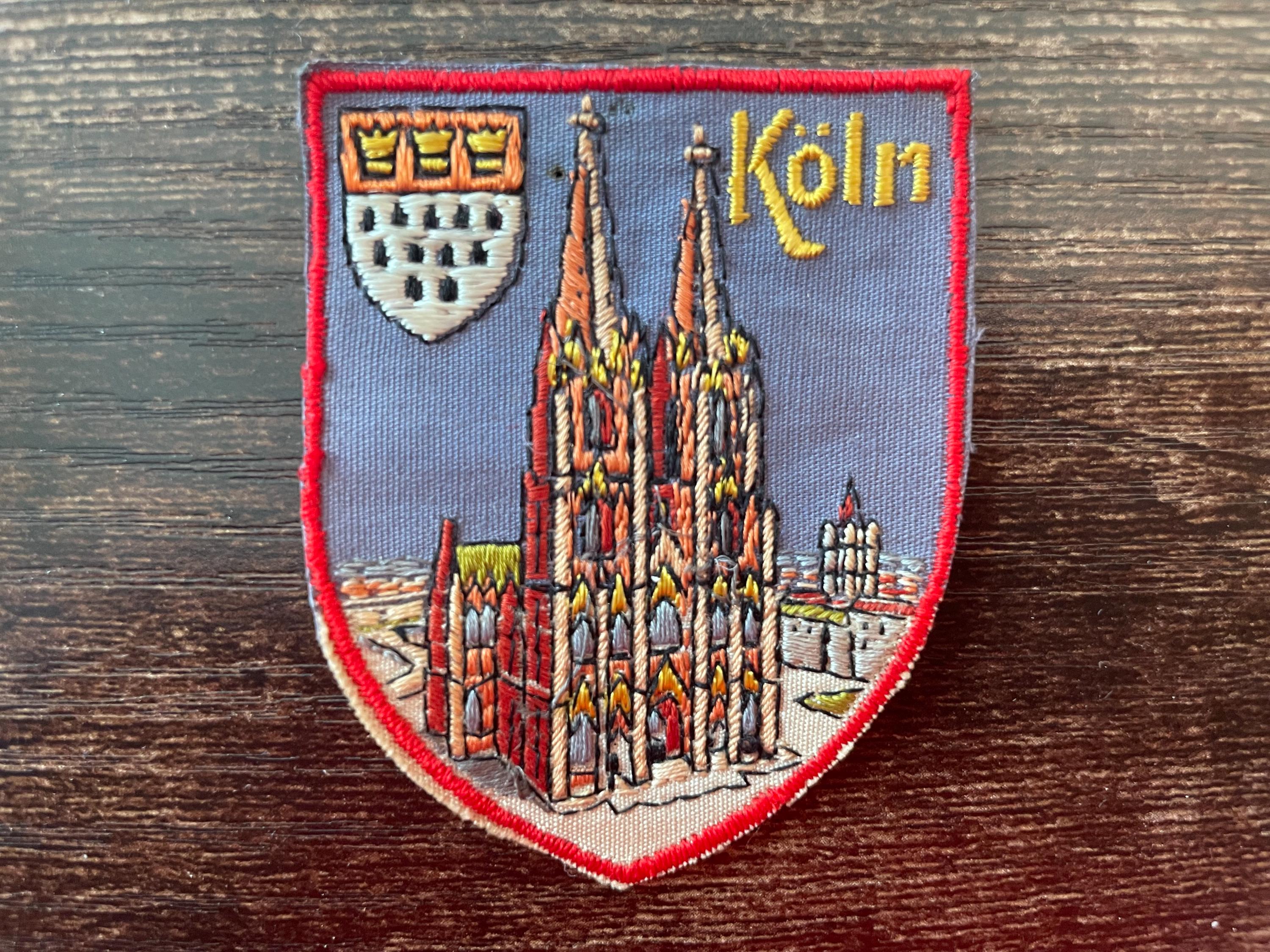 Het Historische Centrum Van De Middeleeuwse Stad Monschau Noordrijn Westfalen Duitsland Met Half Getimberde Huizen Klokkentoren 277793318