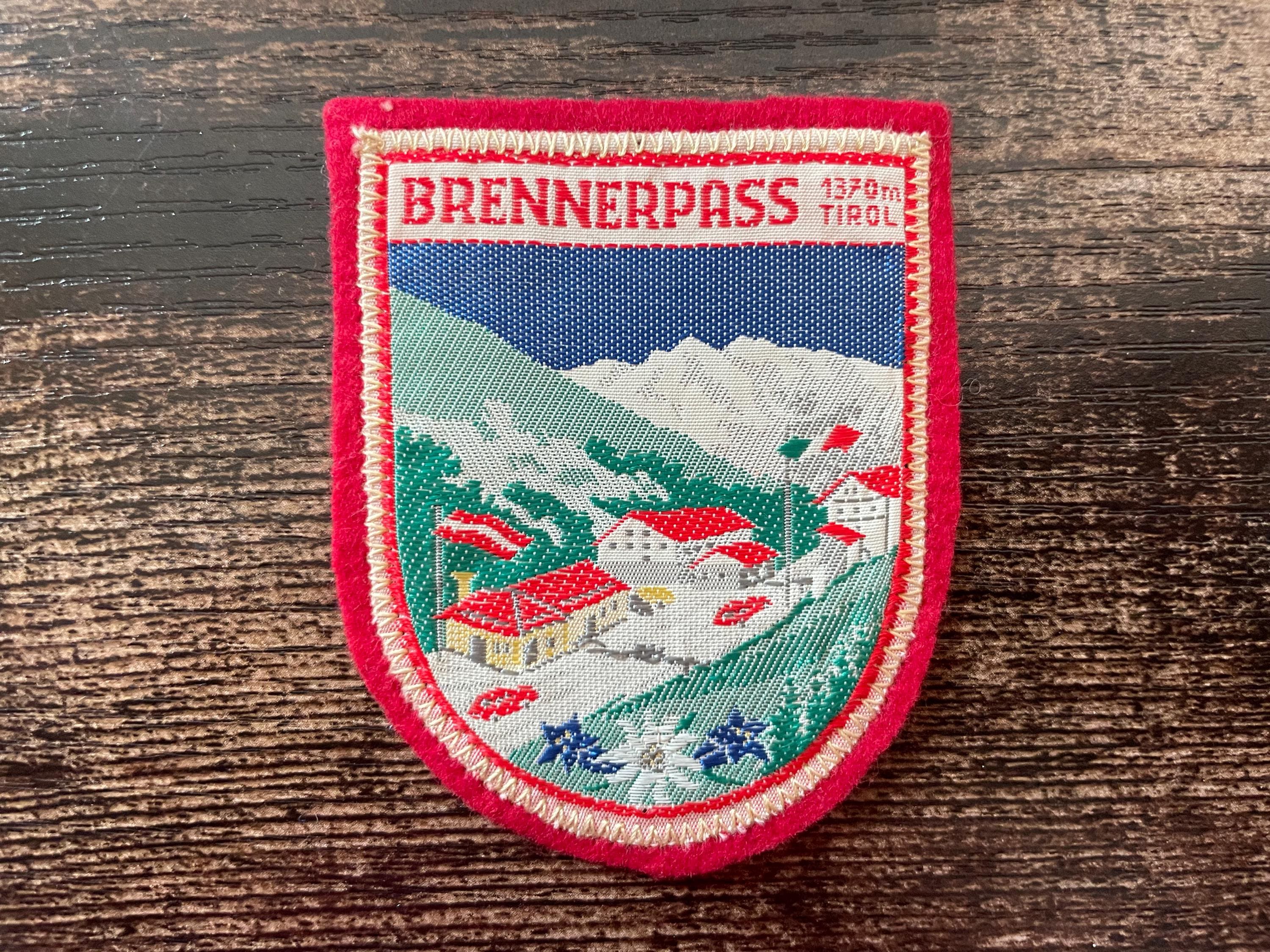 VINTAGE ANCIEN ÉCUSSON blason Brodé ski montagnes divers France LOT de 38 patchs EUR 26,00 - FR