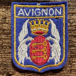 Vintage Patch Avignon France – City of Popes Medieval Provence UNESCO Souvenir (Sew-On)