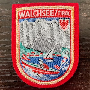 Écusson vintage Walchsee Autriche – Tyrol Ski nautique Skieur et lac alpin Souvenir de voyage (à coudre)