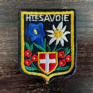 French Alps Embroidered Emblem from Haute-Savoie – Alpine Floral Design with Edelweiss and Gentian – Vintage Travel Patch from France