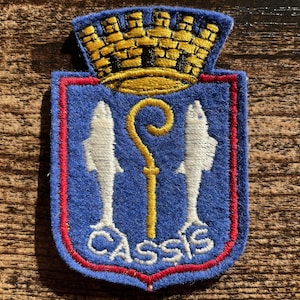 Vintage Patch Cassis France – Hercule Poirot, Provence Fish Crozier French Travel Souvenir (Sew-On)