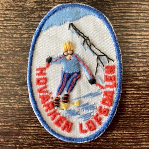 Vintage Ski Patch Hovärken Lofsdalen Sweden – Skier Alpine Travel Souvenir (Sew-On)