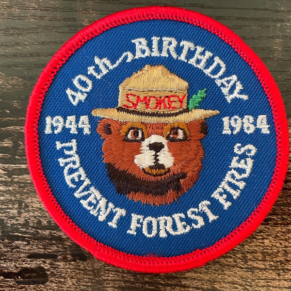 Vintage Fires Smokey Bear Patch 40. Geburtstag 1984 1980er Jahre National Parks Forest Svc USA AMERICA gesticktes Souvenir Accessoire zum Aufbügeln