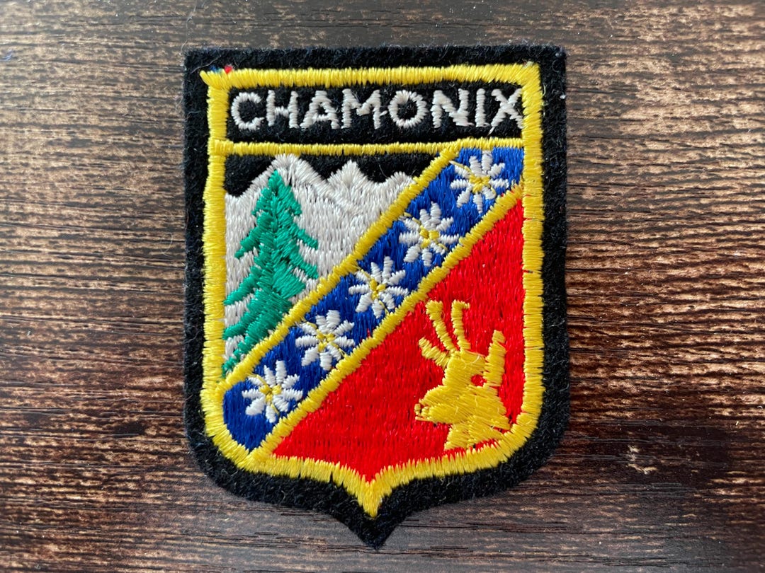 vintage-chamonix-mont-blanc-embroidered-patch-france-alps-skiing