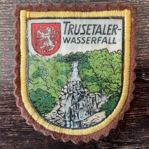 Vintage Patch Trusetaler Wasserfall Germany – Thüringer Wald Waterfall Travel Souvenir (Sew-On)