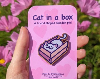 Cute Cat Wooden Pin | Wholesome Cat in a Box Pin Badge | 40mm Badge with Butterfly Clutch | Cat Meme | Sustainable & Eco-Friendly Gift