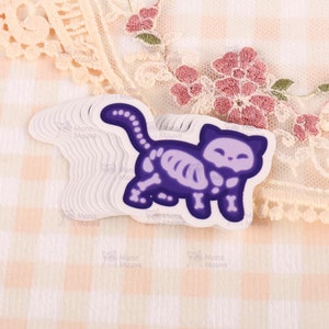 Autocollant en vinyle mignon chat d'Halloween | Chat squelette | Sticker automne kawaii imperméable pour porte, fenêtre, sac à friandises, agenda, voiture, décoration