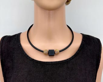 Fun black and gold choker, elegant and versatile necklace