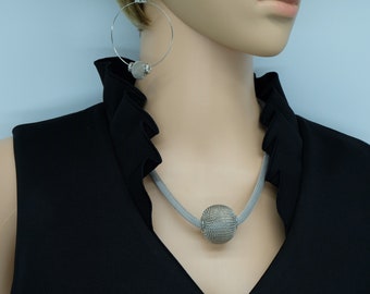 Elegant unique chunky design statement necklace. Classy yet bold