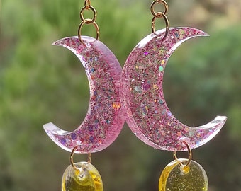 Boucles d'oreilles "lunes" transparent, rose, paillettes, jaune