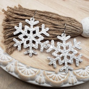 Clear Chunky Glitter ~ Large Snowflake ~ Let it Snow ~ Ice ~ Cold ~ Frozen ~ Freeze