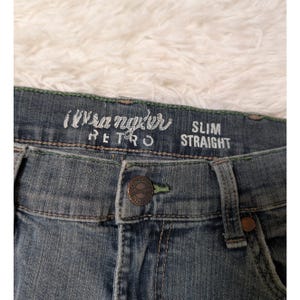 Vintage Y2K Wrangler Retro Slim Straight Jeans Light Wash Denim 30x29 image 3