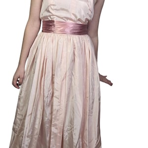 Vestido de fiesta formal sin tirantes vintage de los años 50, largo hasta el suelo, color rosa
