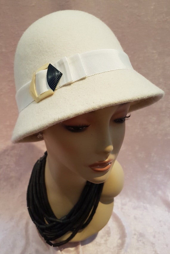 New Hand Made Women display picture 1