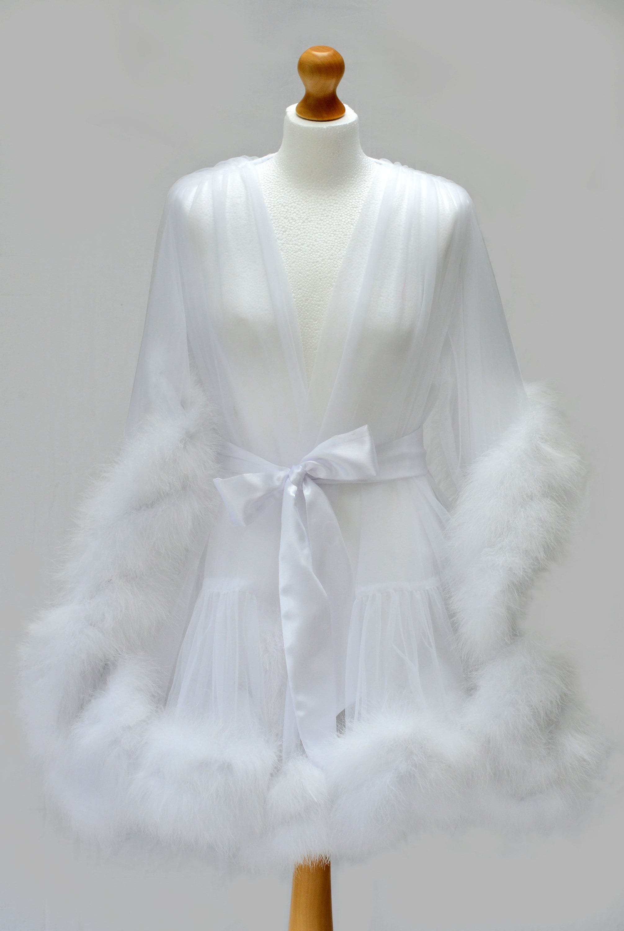 Satin dressing gown - White - Ladies | H&M IN