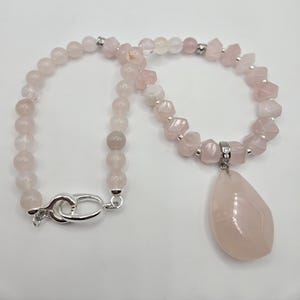 Handmade Rose Quartz Beaded Necklace– Necklace with Rose Quartz Pendant | Healing Crystal Gift | Spiritual Jewelry | Feminine Energy Jewelry
