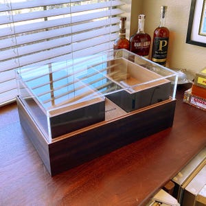 Humidor z australijskiego orzecha włoskiego z mahoniem, higrometrem klasy premium i spodem ze szwedzkiej skóry - pojemność 200 cygar