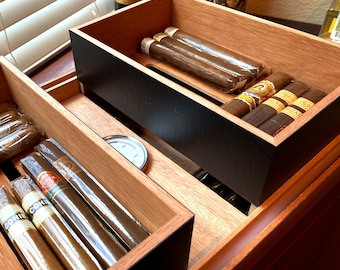 Fumed Larch Humidor with Mahogany, Premium Hygrometer and Swede Leather Bottom - 200 count cigar capacity