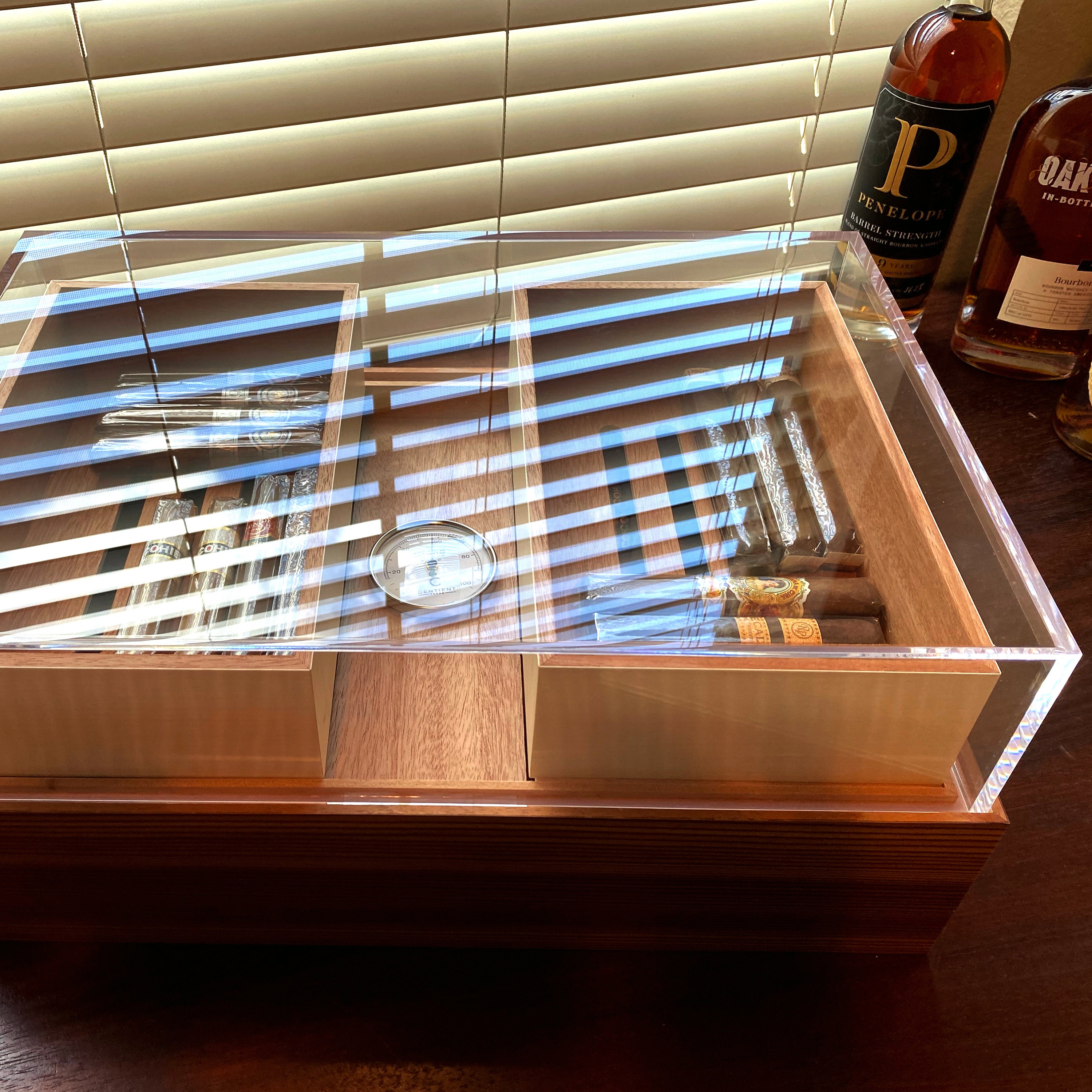 Fumed Larch Humidor With Mahogany, Premium Hygrometer and Swede Leather ...