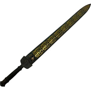Könnte beinhalten: Ein dekoratives Schwert mit einer dunkelgrünen Klinge und einem schwarzen Griff. Die Klinge weist aufwendige goldfarbene Muster auf. Der Griff hat ein detailliertes Design. Das Schwert ist vor einem weißen Hintergrund platziert.