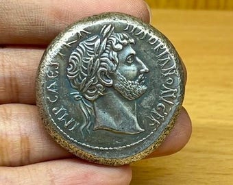 Maravilloso bronce romano antiguo Moneda romana única y rara