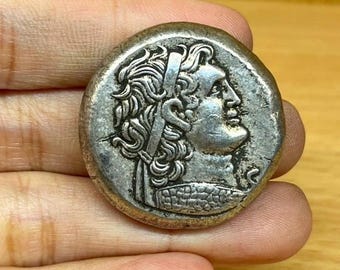 Maravilloso bronce romano antiguo Moneda romana única y rara