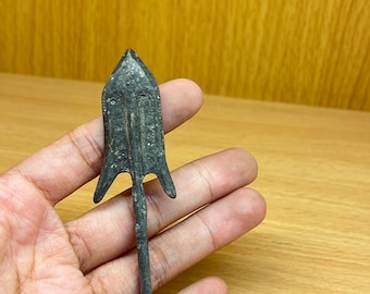 古代ギリシャ・ミケーネ文明の青銅製ロングショット矢じり - 紀元前1600年～1000年頃