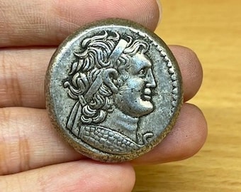 Maravilloso bronce romano antiguo Moneda romana única y rara