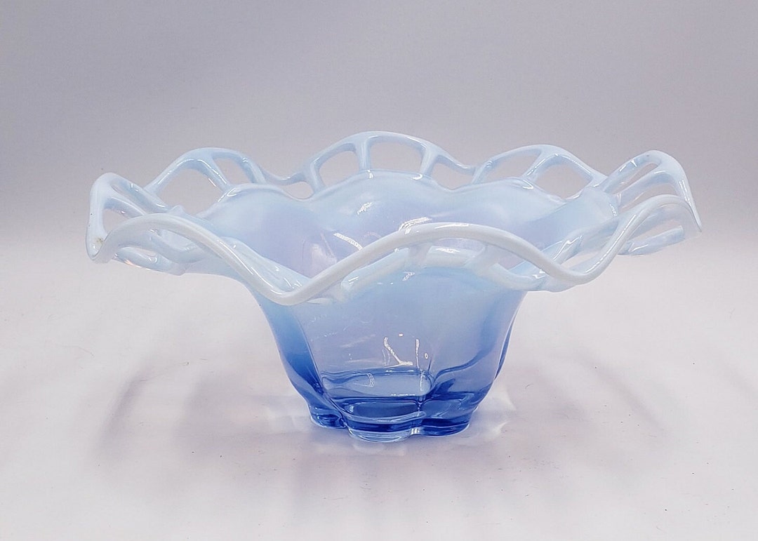Stunning Duncan & Miller Canterbury Blue Opalescent Bowl Dish