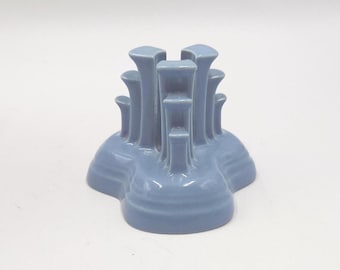 フィエスタウェア三脚キャンドルホルダー - 廃盤品 ペリウィンクルブルー (1989年発売) ホーマー・ラフリン作