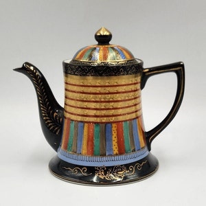 Thousand Faces Teapot with lid by TAKITO - Antique Porcelain and Hand Painted Teapot